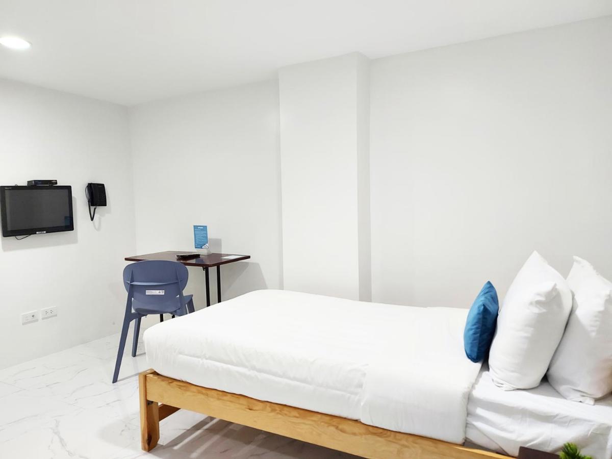 Airobedz Bgc - Near Uptown Hotell Manila Exteriör bild